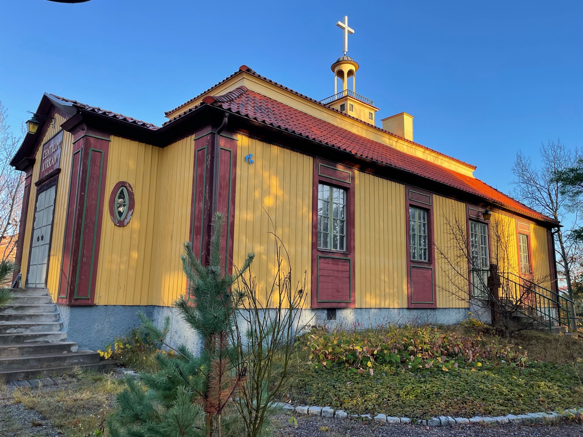 Gult och rött hus